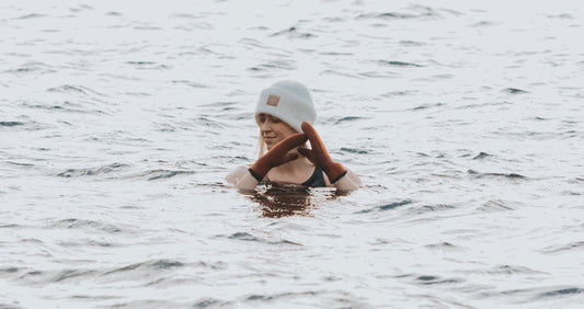 Pusting ved vinter- og isbading – Slik holder du roen i kaldt vann